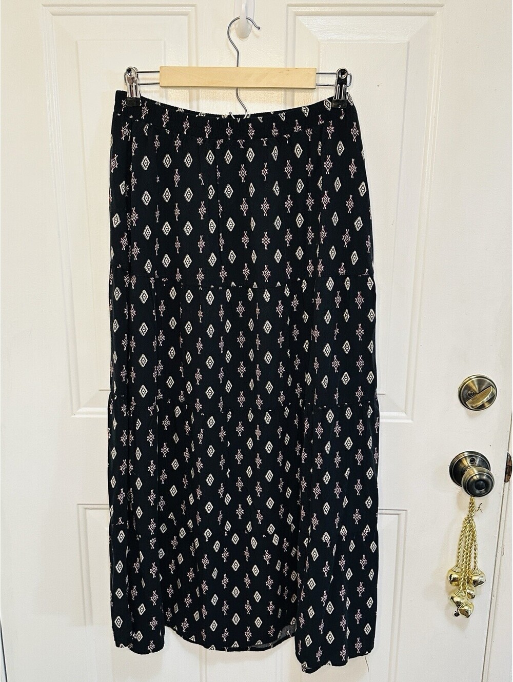 Old Navy Women's  Black Tiered Midi Skirt  Geometric Pattern Size M